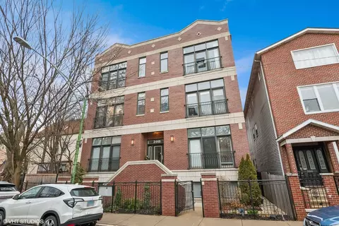 2448 W Bloomingdale Ave #2W, Chicago, IL 60647