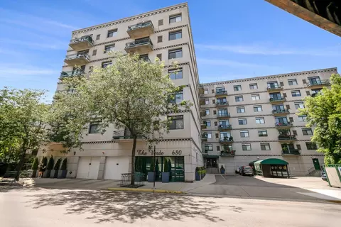 680 N Green St #413, Chicago, IL 60642