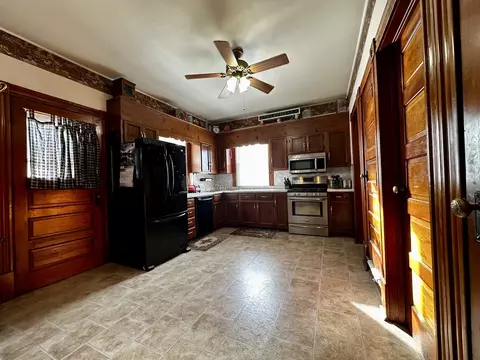 Kitchen - 513 N Jackson St, Clinton, IL 61727 photo 1 of 2