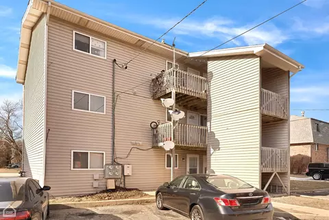 Exterior - 1261 Getzelman Dr #C, Elgin, IL 60123 photo 3 of 4