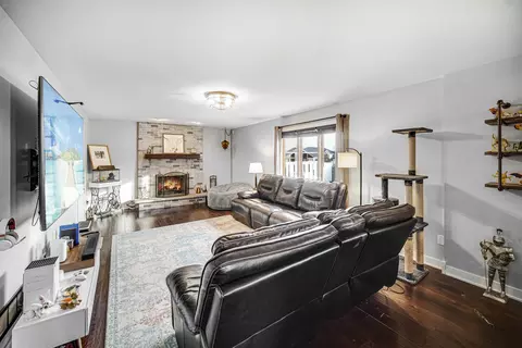 Living - 704 Edgewater Dr, Minooka, IL 60447 photo 1 of 2