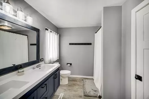 Bath - 704 Edgewater Dr, Minooka, IL 60447 photo 1 of 3