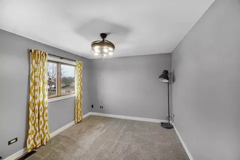 Bedroom - 704 Edgewater Dr, Minooka, IL 60447 photo 6 of 6