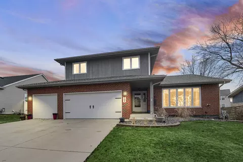 Exterior - 704 Edgewater Dr, Minooka, IL 60447 photo 7 of 7