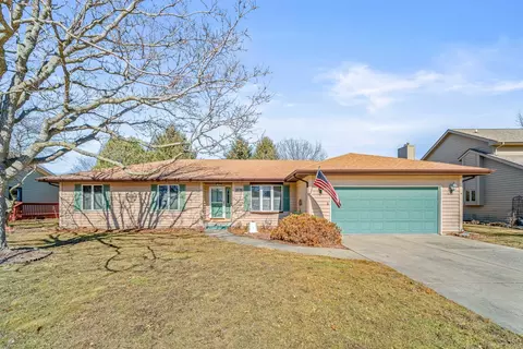 413 E Somonauk St, Yorkville, IL 60560