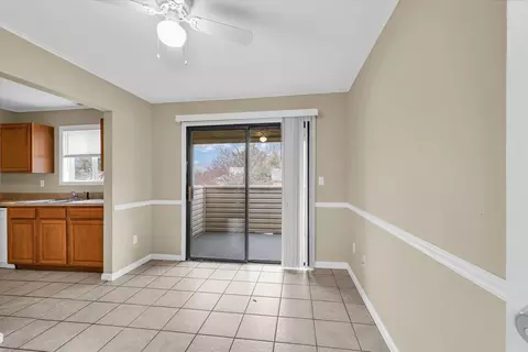 Dining - 2003 S Mattis Ave #E, Champaign, IL 61821 photo 1 of 2