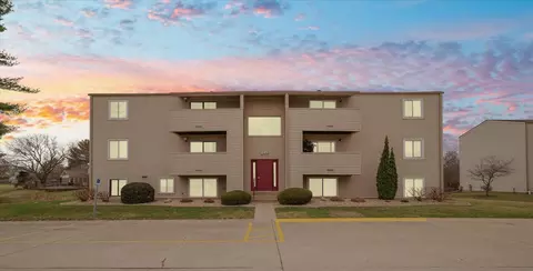 2003 S Mattis Ave #E, Champaign, IL 61821