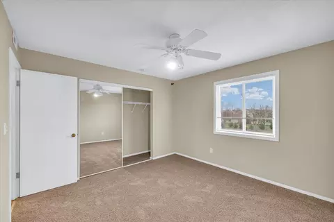 Bedroom - 2003 S Mattis Ave #E, Champaign, IL 61821 photo 3 of 5
