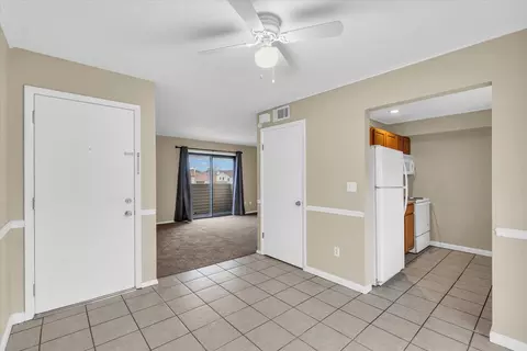 Entry Way - 2003 S Mattis Ave #E, Champaign, IL 61821 photo 1 of 1