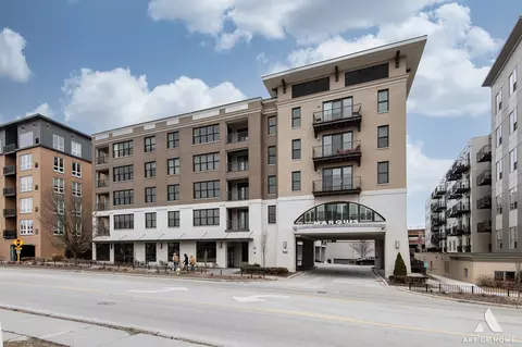940 Maple Ave #406, Downers Grove, IL 60515