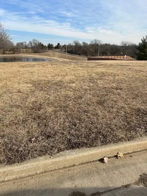 19977 Jared Dr, Bloomington, IL 61705 photo 2