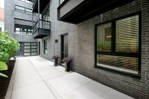 Exterior - 1017 N Dearborn St, Chicago, IL 60610 photo 2 of 3
