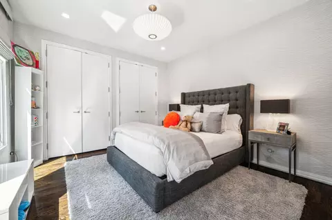 Bedroom - 1017 N Dearborn St, Chicago, IL 60610 photo 5 of 5