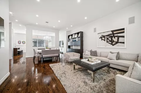 Living - 1017 N Dearborn St, Chicago, IL 60610 photo 3 of 8
