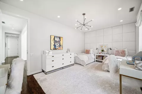 Bedroom - 1017 N Dearborn St, Chicago, IL 60610 photo 4 of 5