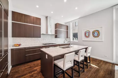 Kitchen - 1017 N Dearborn St, Chicago, IL 60610 photo 1 of 3