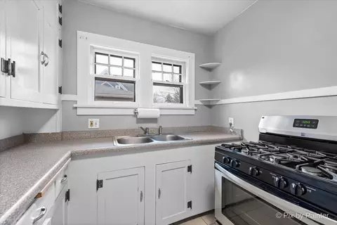 455 Oak St, Elgin, IL 60123 photo 9