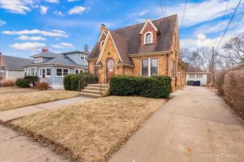 455 Oak St, Elgin, IL 60123 photo 2