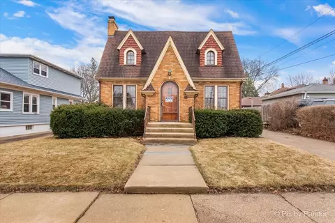 455 Oak St, Elgin, IL 60123
