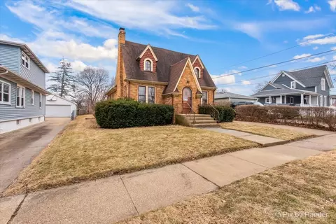 455 Oak St, Elgin, IL 60123 photo 3