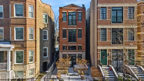 3835 N Greenview Ave #3, Chicago, IL 60613
