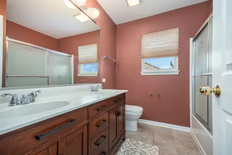 Bath - 580 Brookside Ave, Algonquin, IL 60102 photo 3 of 4