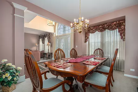 Dining - 580 Brookside Ave, Algonquin, IL 60102 photo 1 of 2