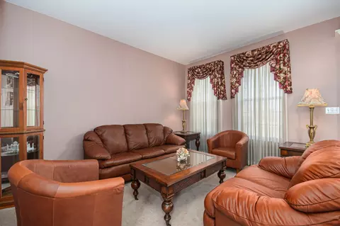 Living - 580 Brookside Ave, Algonquin, IL 60102 photo 3 of 4