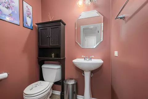 Bath - 580 Brookside Ave, Algonquin, IL 60102 photo 1 of 4