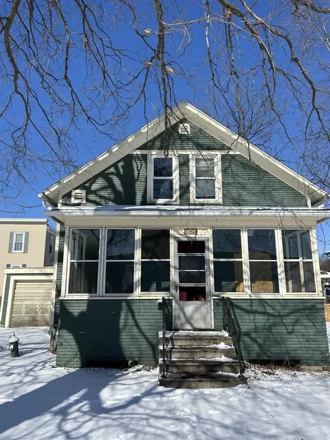 604 12th St, Mendota, IL 61342