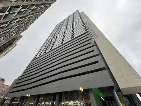 235 W Van Buren St #P272T, Chicago, IL 60607