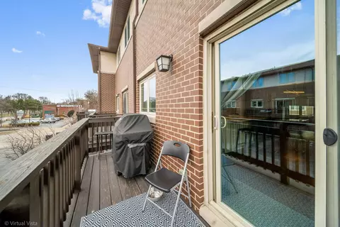 Exterior - 9 Forest Ave, River Forest, IL 60305 photo 1 of 2