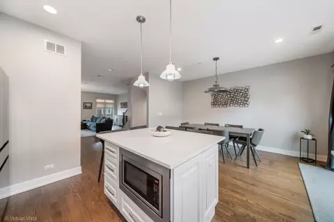 Kitchen - 9 Forest Ave, River Forest, IL 60305 photo 2 of 3