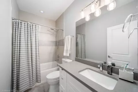 Bath - 9 Forest Ave, River Forest, IL 60305 photo 3 of 4