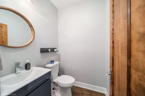 Bath - 9 Forest Ave, River Forest, IL 60305 photo 4 of 4
