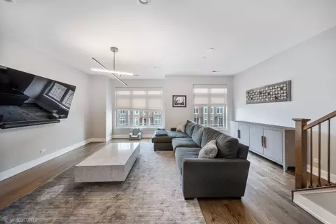 Living - 9 Forest Ave, River Forest, IL 60305 photo 1 of 3