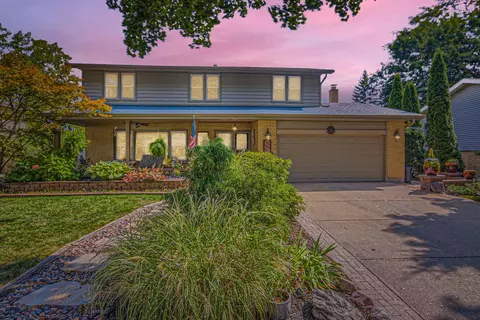 533 S Stuart Ln, Palatine, IL 60067