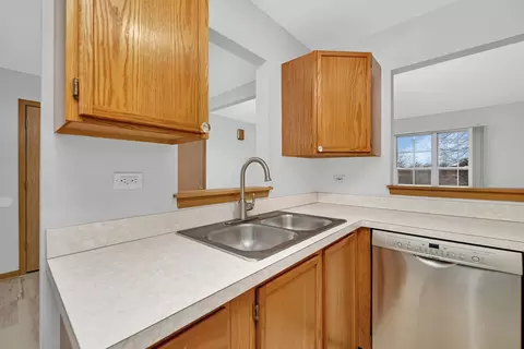Kitchen - 1849 Mappold Way #1849, Joliet, IL 60435 photo 3 of 5