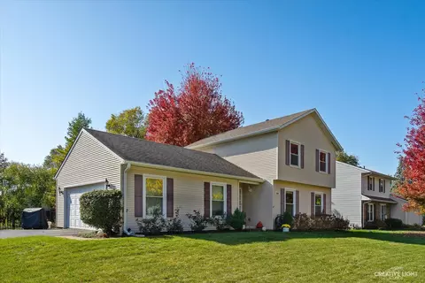 2068 South St, Geneva, IL 60134