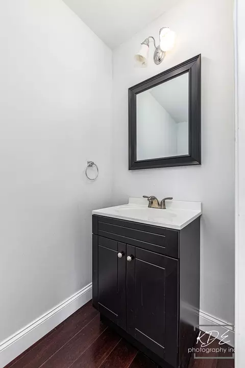 Bath - 1801 Olde Mill Rd, Plainfield, IL 60586 photo 1 of 4