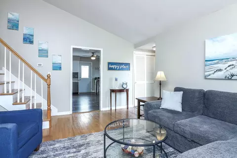 Living - 1112 Elm St, Wheaton, IL 60189 photo 3 of 3