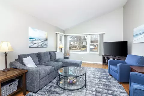 Living - 1112 Elm St, Wheaton, IL 60189 photo 1 of 3