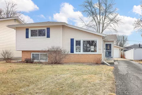 1112 Elm St, Wheaton, IL 60189