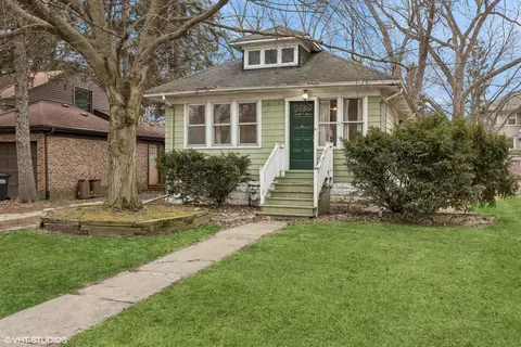 210 Leitch Ave, La Grange, IL 60525