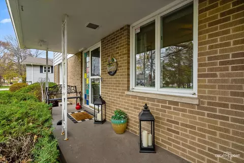 1316 N Millstream Dr, Mchenry, IL 60050 photo 5