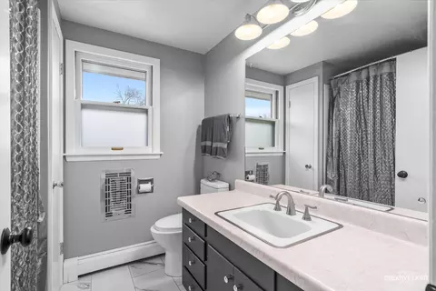 1316 N Millstream Dr, Mchenry, IL 60050 photo 21