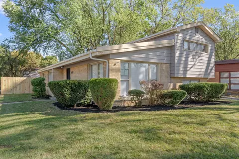 15401 Dobson Ave, Dolton, IL 60419