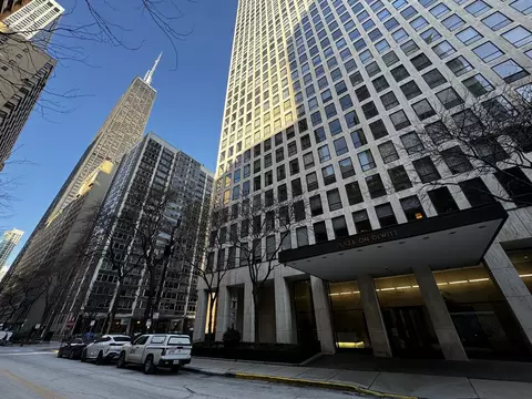 260 E Chestnut St #706, Chicago, IL 60611