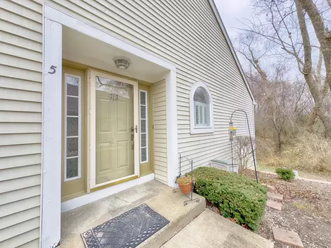 5 White Oak Ln, Elgin, IL 60123 photo 4