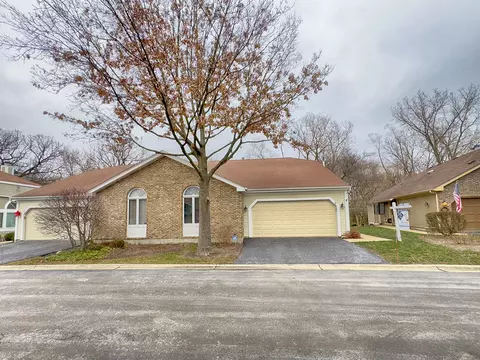 5 White Oak Ln, Elgin, IL 60123 photo 3